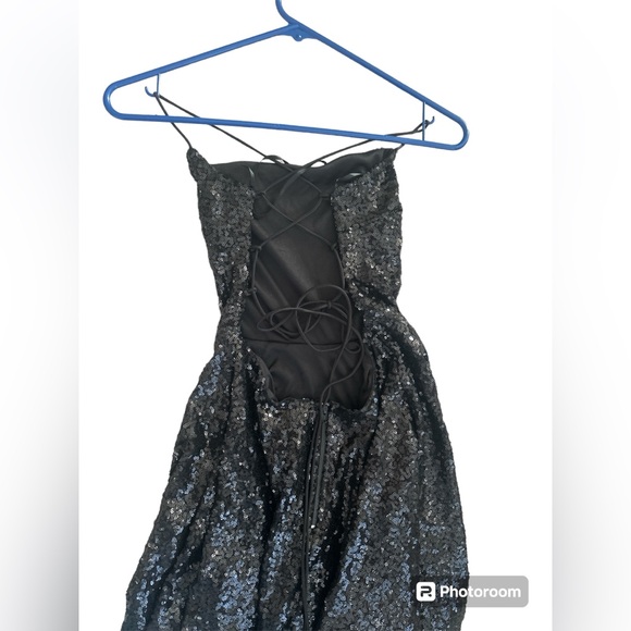Windsor Black Sequin spaghetti Strappy Skater Party Mini Dress sz M Like New - Picture 14 of 17